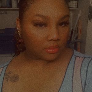 Meet your Posher, Shakia